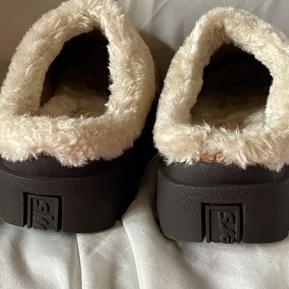 Skechers slip on - Picture 7 of 8